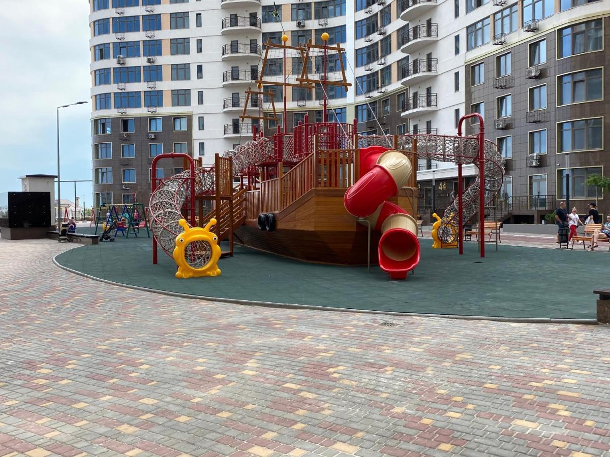 Razor Apartment With Terrace, Kamanina Odessa Exterior foto