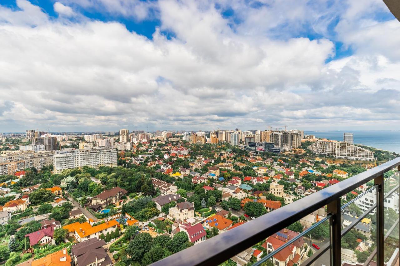 Razor Apartment With Terrace, Kamanina Odessa Exterior foto